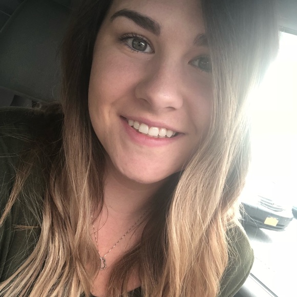 HI! I’m Hannah!! - Picture 2 of 6